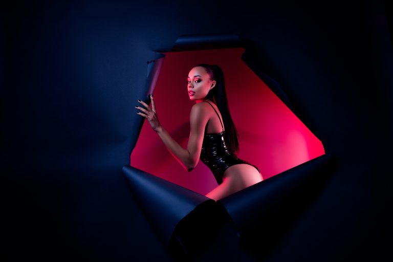 Trouver un Glory Hole à Paris grâce à SexyLib